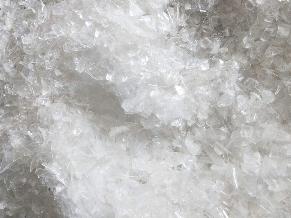 廢塑料回收-塑料粉碎后